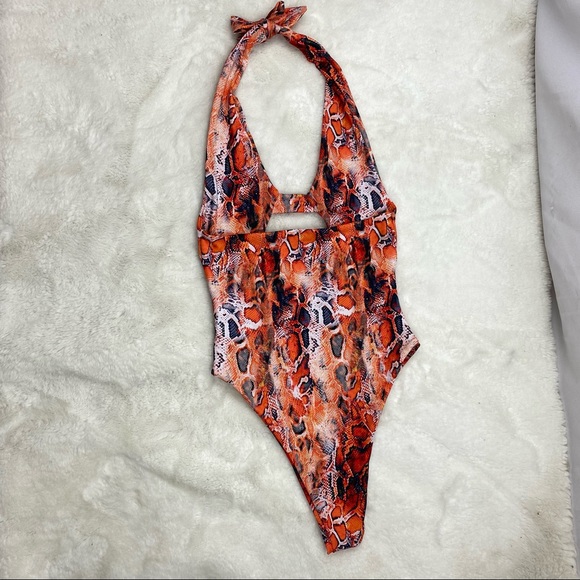 NWOT Pretty Little Thing Snakeskin Print Swimsuit - Picture 8 of 8